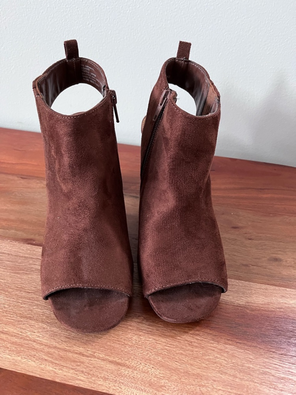 ana A New Approach Muse Brown‎ Peep Toe Slingback Block Heel Booties 9M 023-0372
